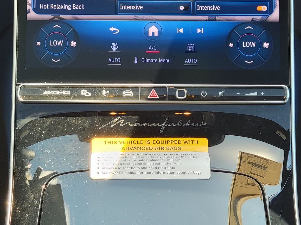 New 2026 MANUFAKTUR Moonlight White Metallic Mercedes-Benz AMG® S 63 E 4MATIC® Sedan image 17