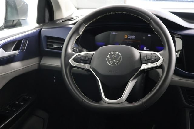 Used 2024 Gray Volkswagen 1.5T SE image 10