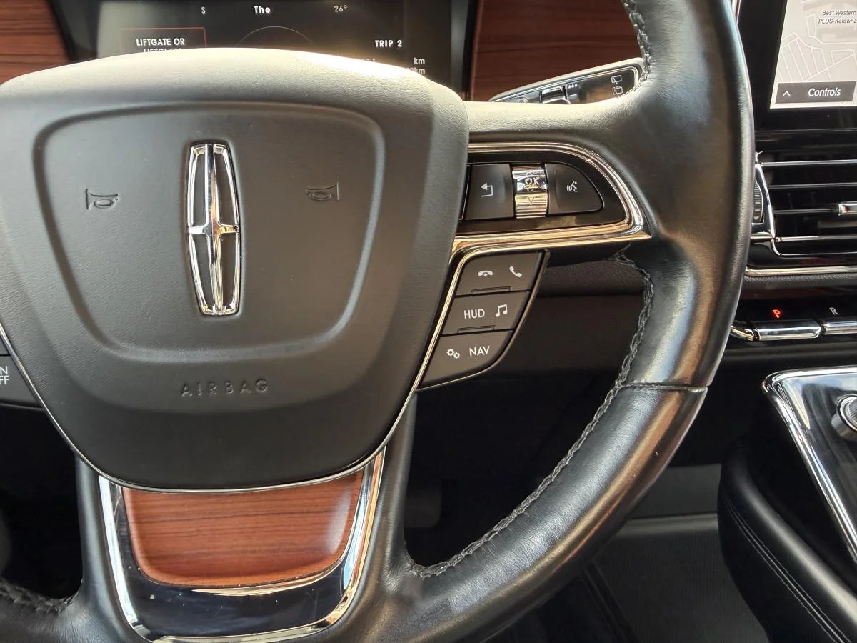 Used 2020 Blue Lincoln Reserve image 33