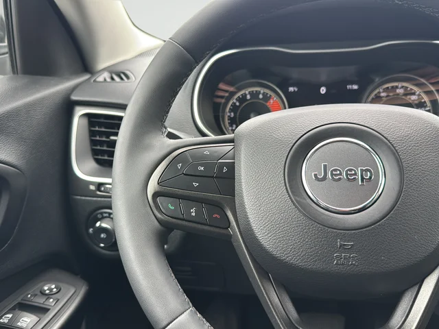 Used 2022 White Jeep Trailhawk image 16