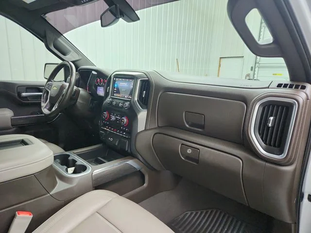 Used 2019 Silver Chevrolet LTZ image 33