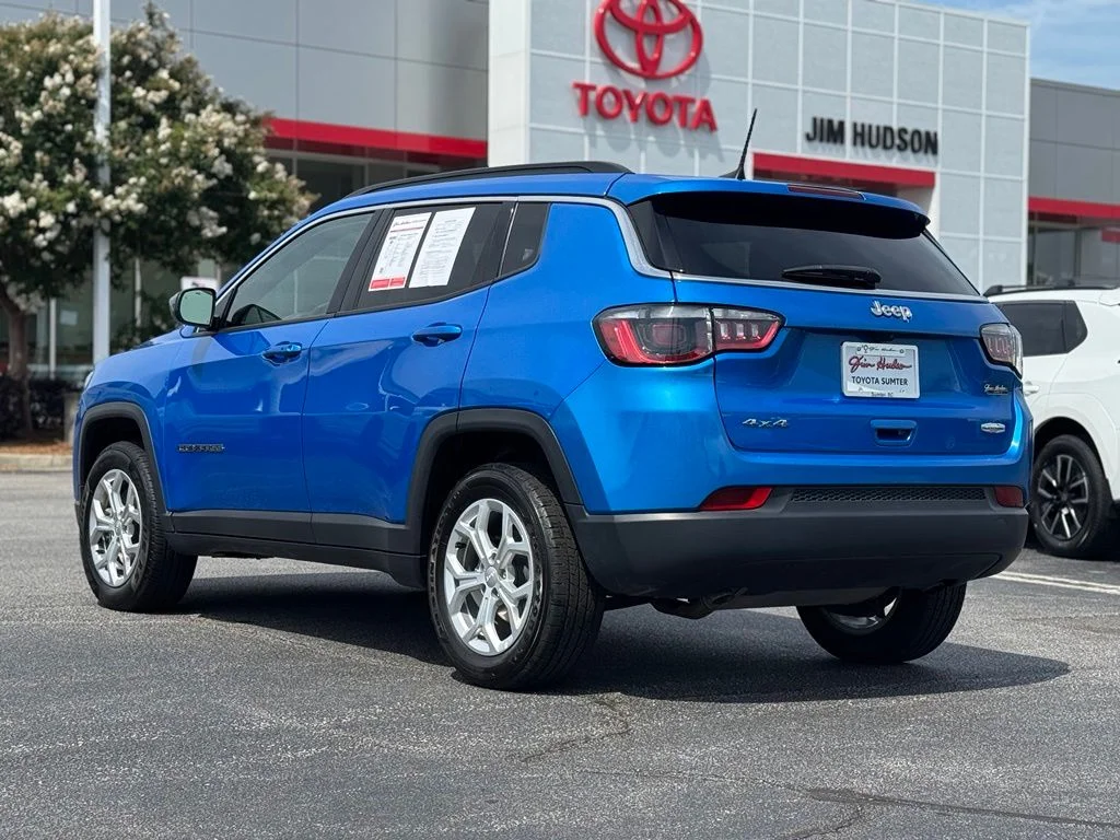 Used 2024 Blue Jeep Latitude image 9