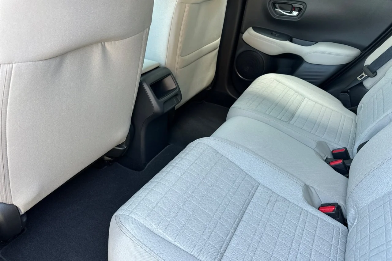 Used 2025 Platinum White Pearl Honda LX image 11