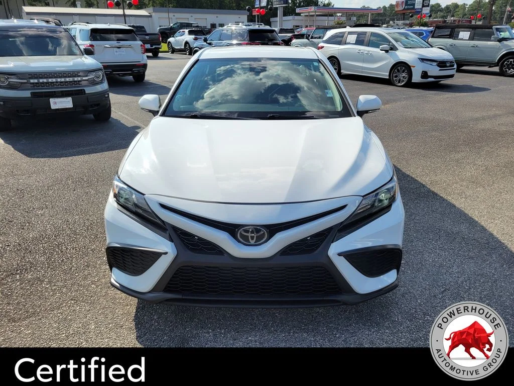 Used 2023 White Toyota SE image 9