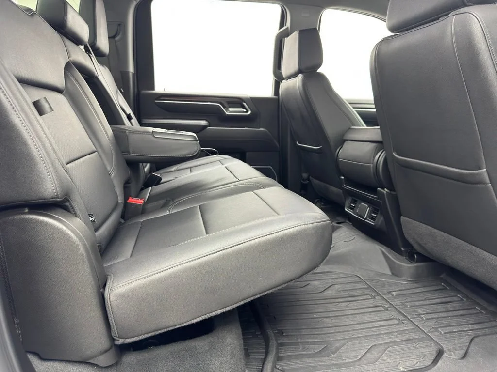 Used 2025 Summit White GMC SLT image 36