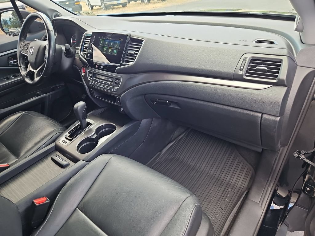 Used 2020 Black Forest Pearl Honda EX-L image 28
