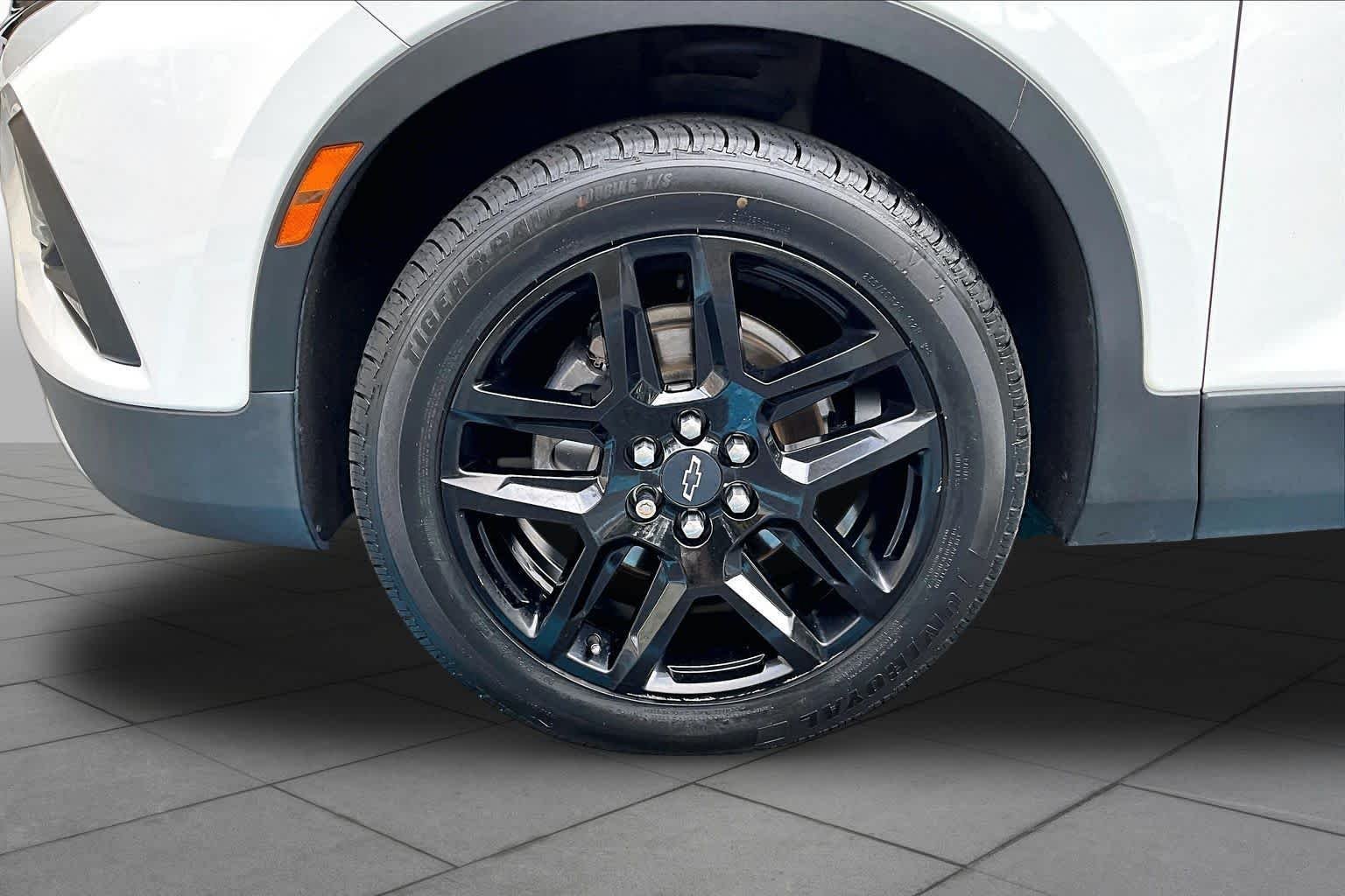 Used 2020 Summit White Chevrolet LT image 11