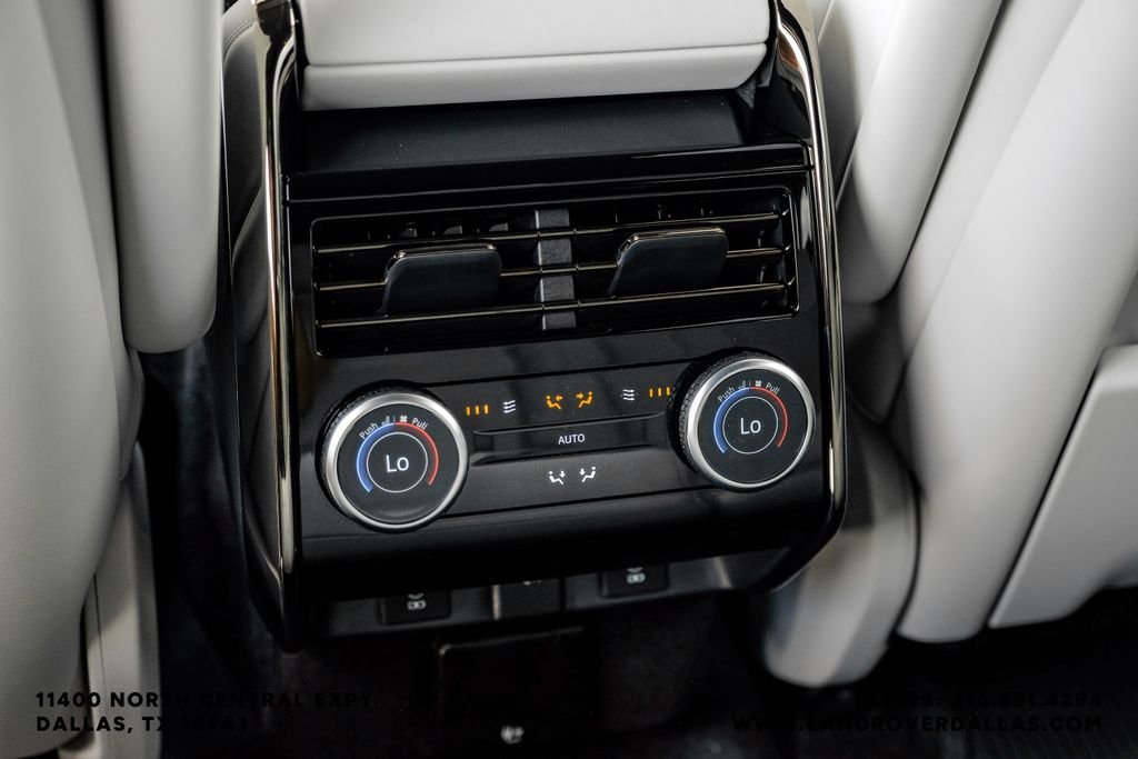 New 2026 Santorini Black Metallic Land Rover SE image 44