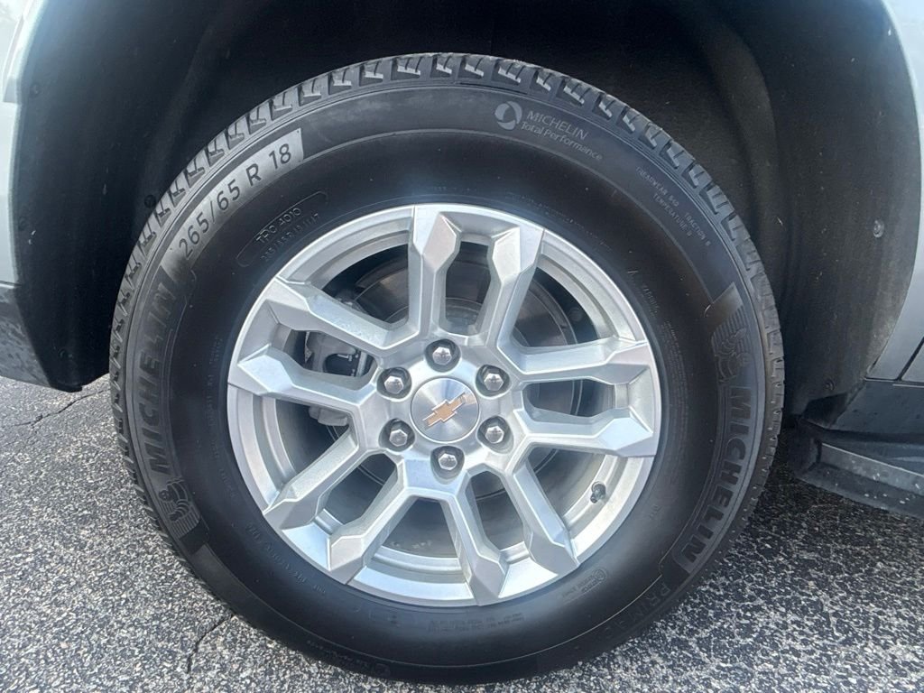Used 2025 Gray Chevrolet LT image 27