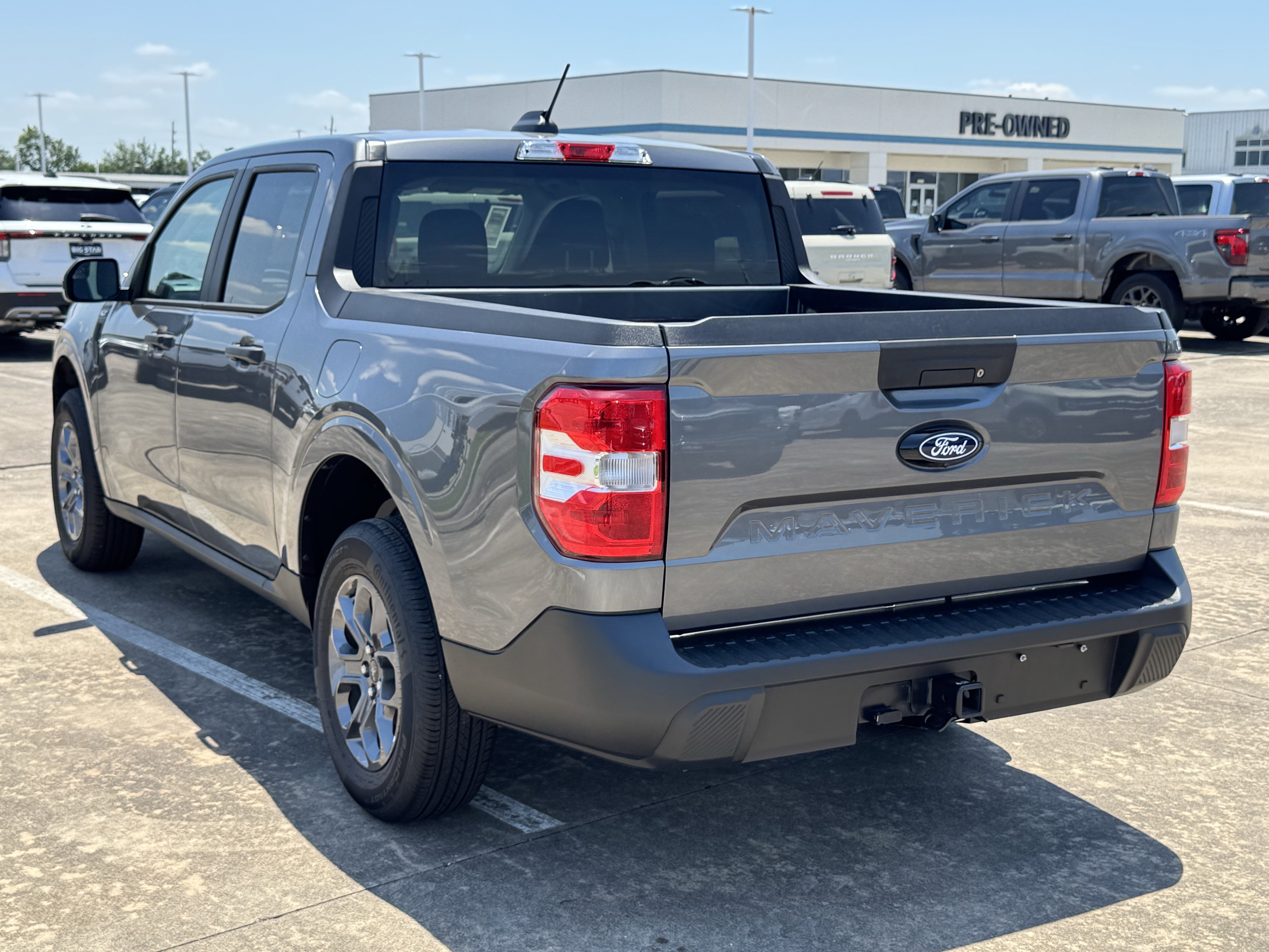 New 2026 Carbonized Gray Metallic Ford XLT image 7