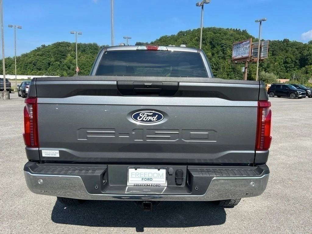 Used 2025 Gray Metallic Ford XLT image 8