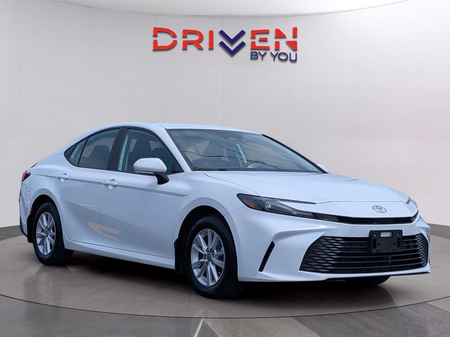 Used 2025 Ice Cap Toyota LE image 7