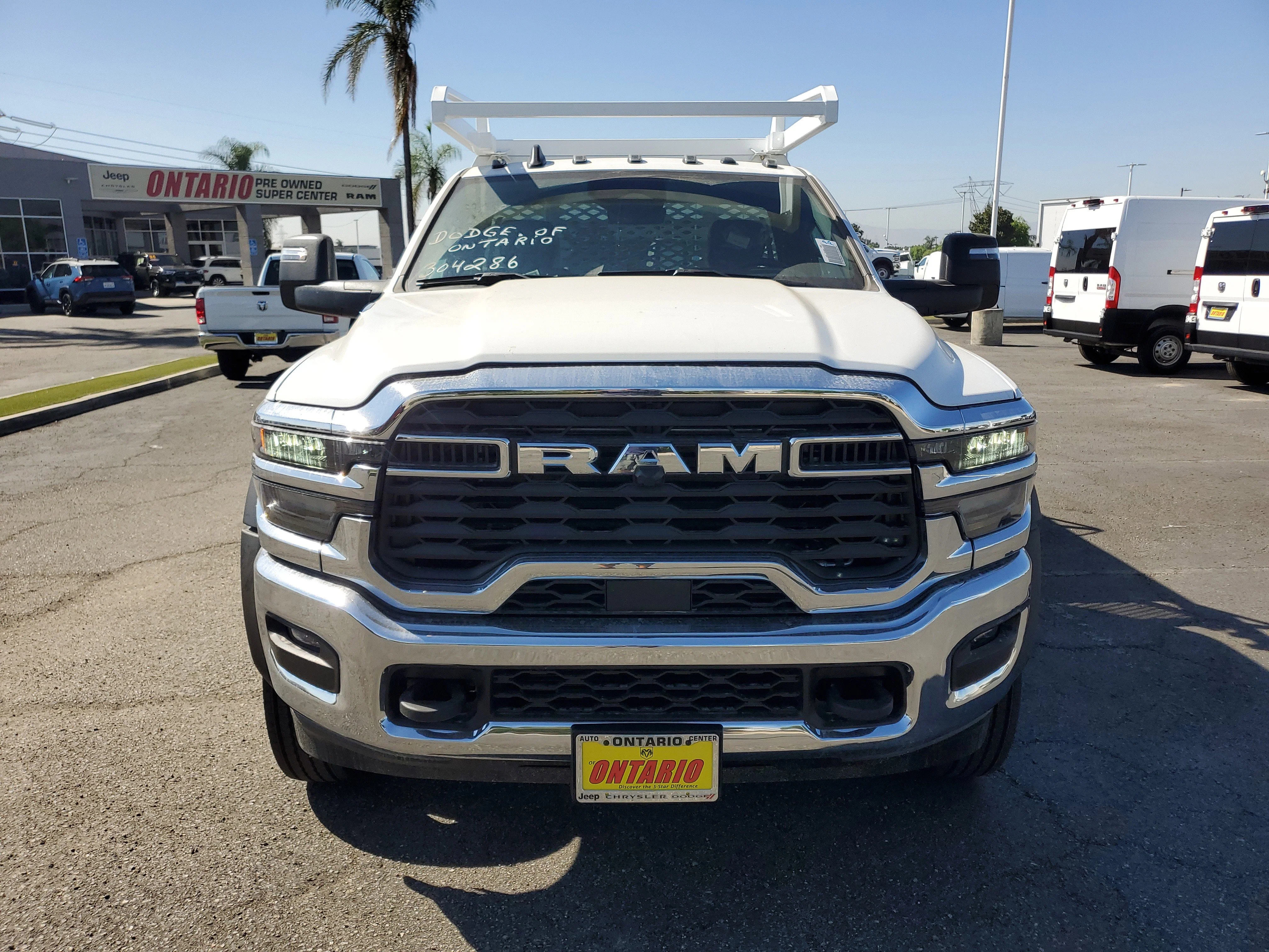 New 2026 Bright White Clear-Coat Exterior Paint RAM Tradesman image 9