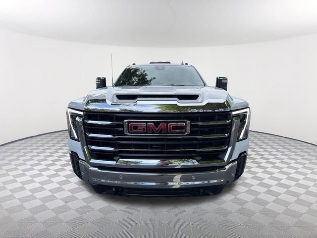 Used 2024 White GMC SLT image 2