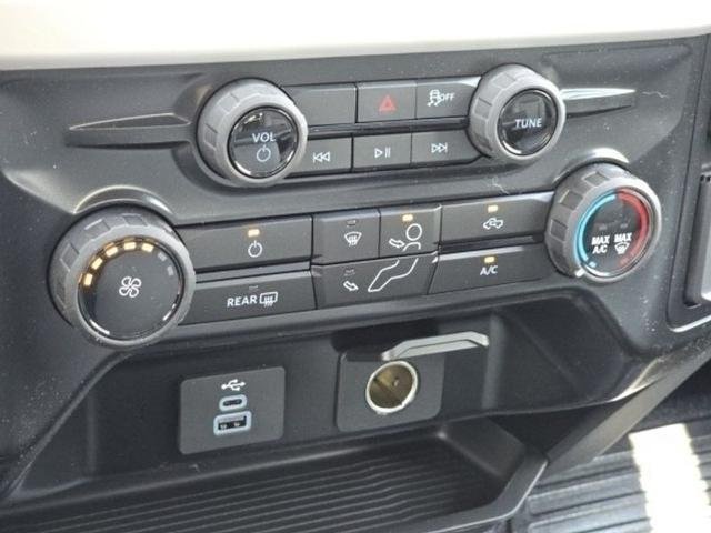 2025 Ford F-350 Super Duty Chassis Cab XL - Photo 38