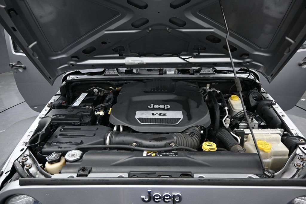 Used 2017 Silver Jeep Sport image 13