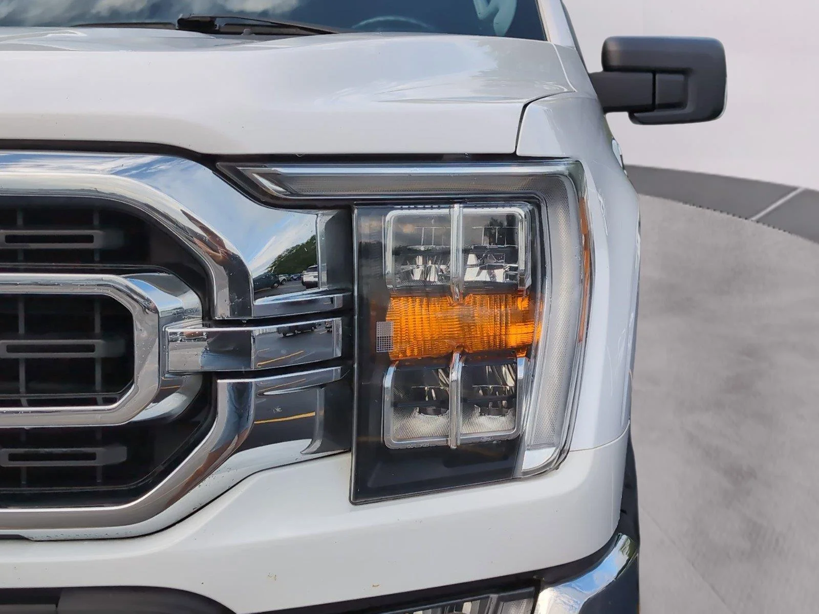 Used 2021 Oxford White Ford XLT image 34
