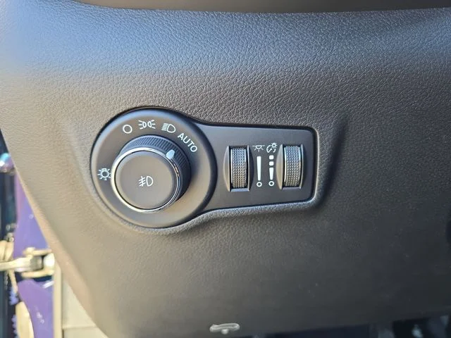 Used 2026 Blue Jeep Latitude image 21
