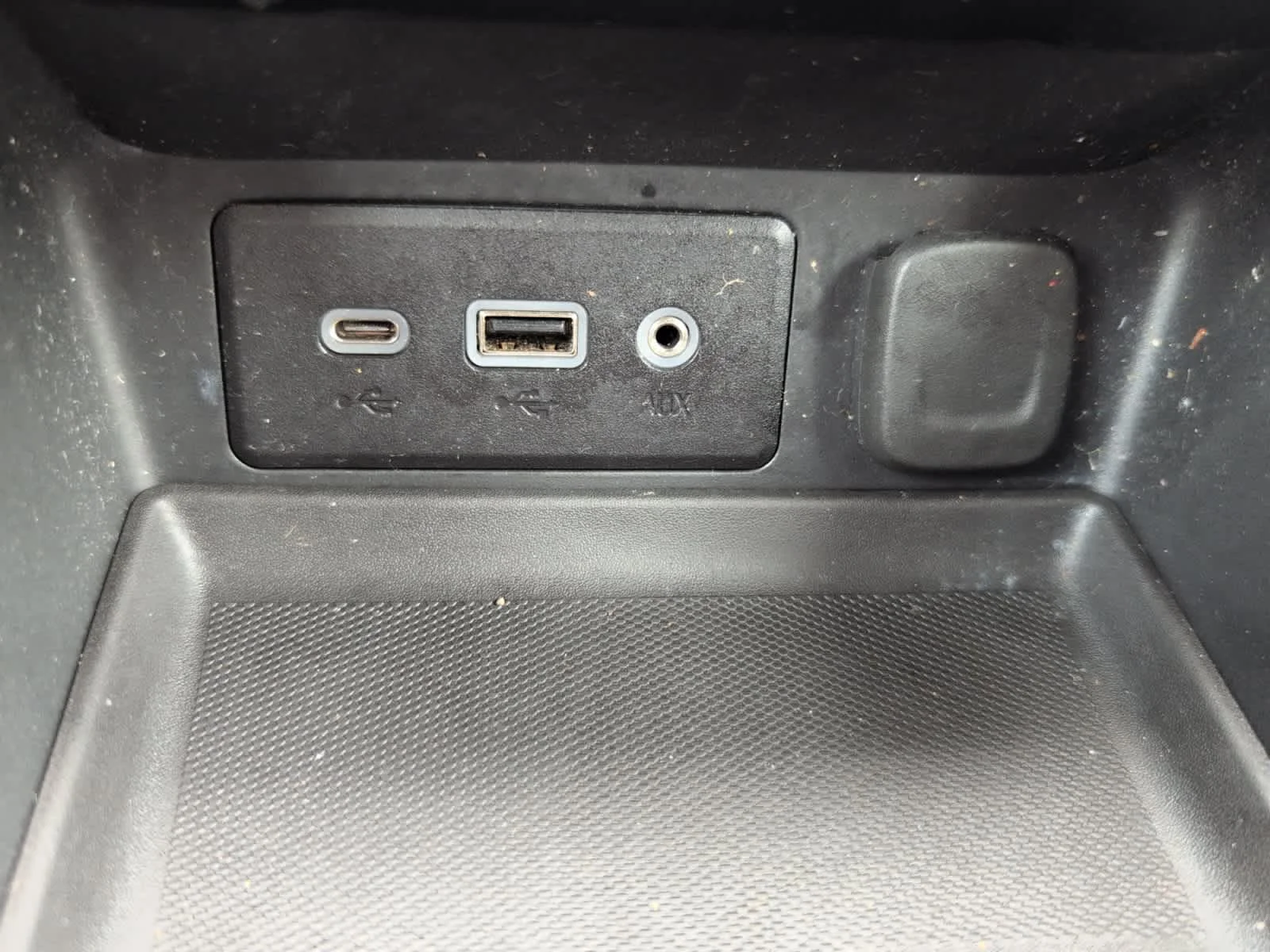 Used 2019 Ebony Twilight Metallic GMC SLE image 23