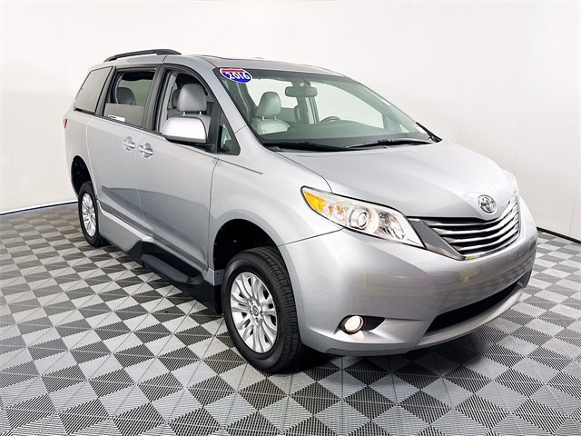 2016 Toyota Sienna XLE