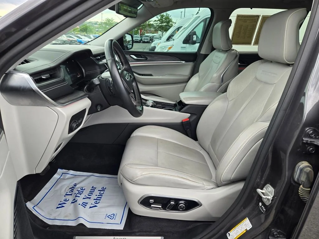 Used 2022 Gray Jeep Overland image 17