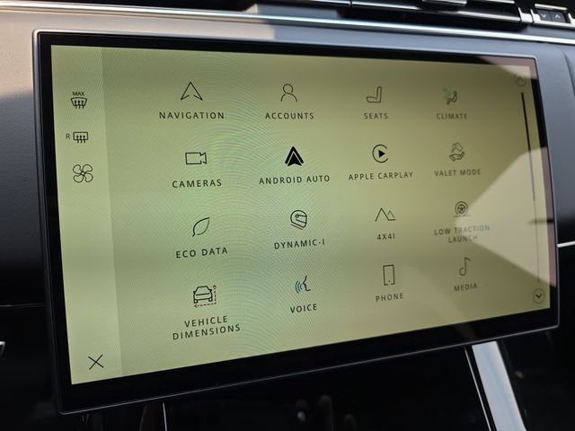 New 2026 Santorini Black Land Rover Dynamic SE image 16