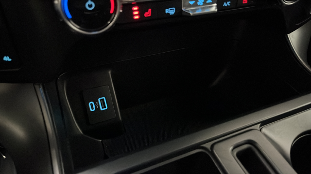 Used 2024 Agate Black Metallic Ford XLT image 29