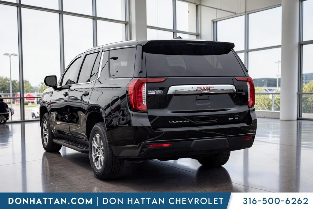 Used 2022 Black GMC SLE image 21