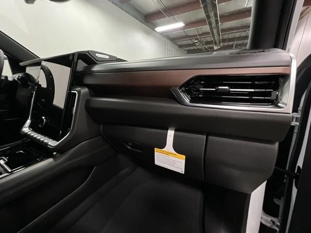 2026 GMC Yukon Denali - Photo 30