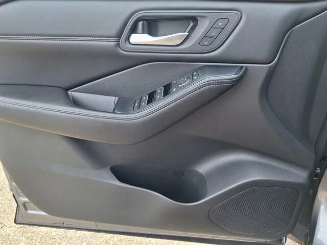 2023 Nissan Rogue SL - Photo 22