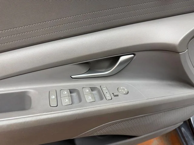 Used 2021 Portofino Gray Hyundai SE image 19