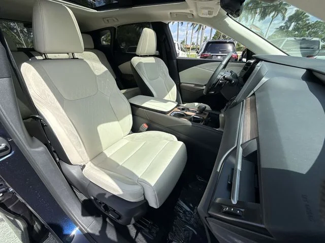 Used 2024  Lexus 350 Luxury image 26