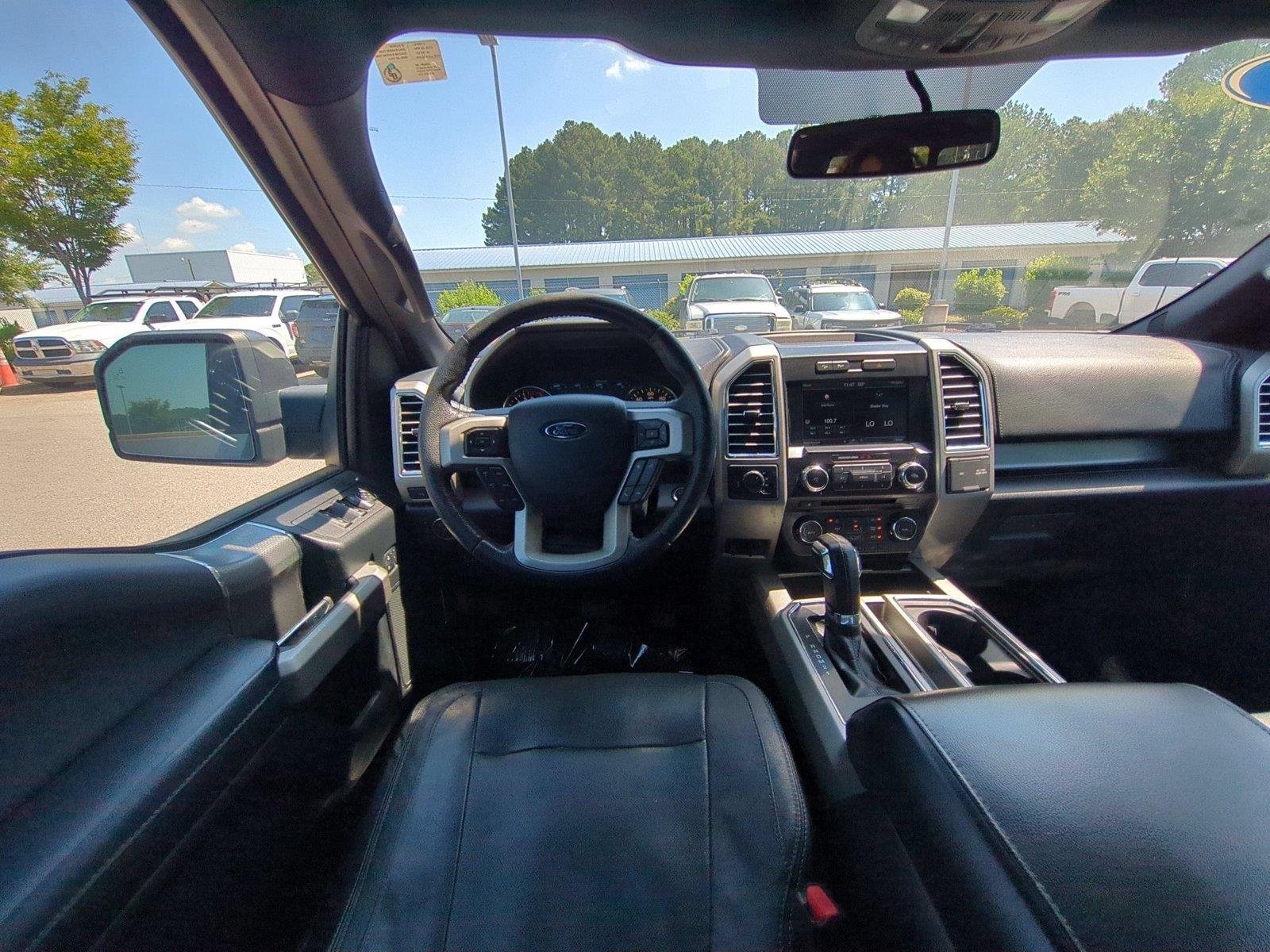 Used 2015 Magnetic Metallic Ford Lariat image 34