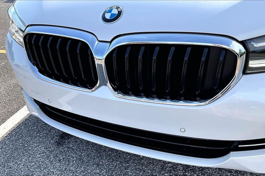 Used 2023 White BMW 530i image 34