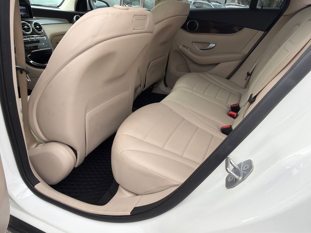 Used 2019  Mercedes-Benz GLC 300 image 21