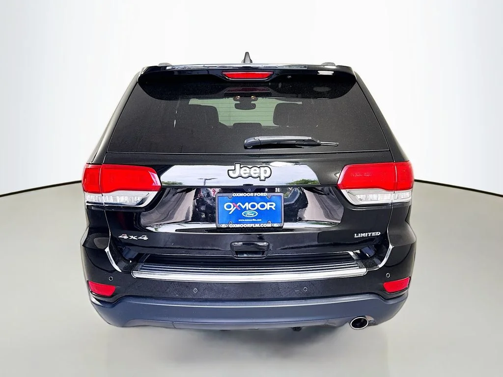 Used 2019 Diamond Black Crystal Pearlcoat Jeep Limited image 11