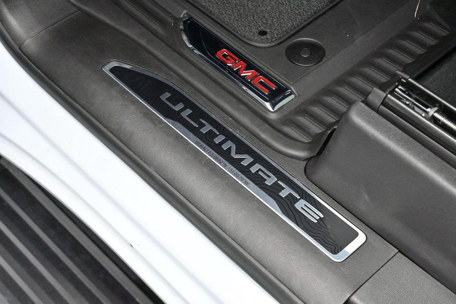 Used 2026 Glacier White Tricoat GMC Denali Ultimate image 15