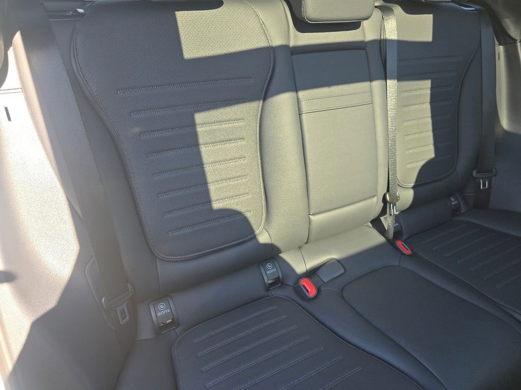 New 2026 Polar White Mercedes-Benz GLC 300 image 60