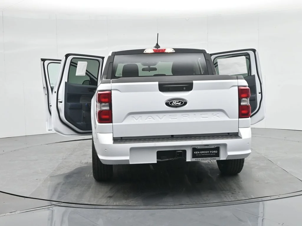 New 2025 White Ford Lobo Standard image 32