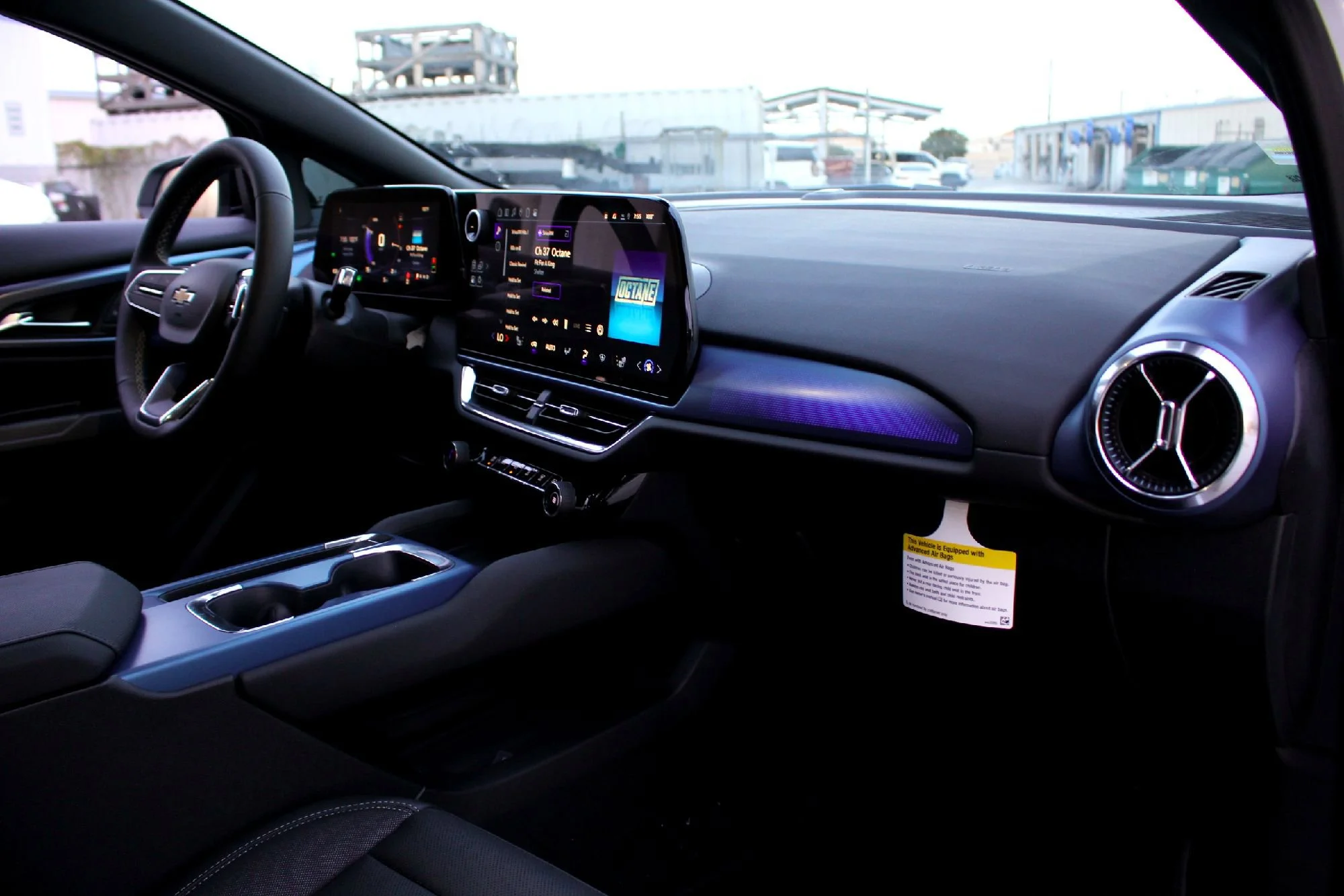 2025 Chevrolet Equinox EV LT - Photo 12
