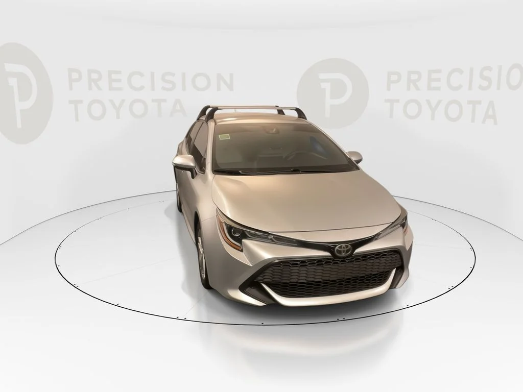 Used 2019 Classic Silver Metallic Toyota SE image 5