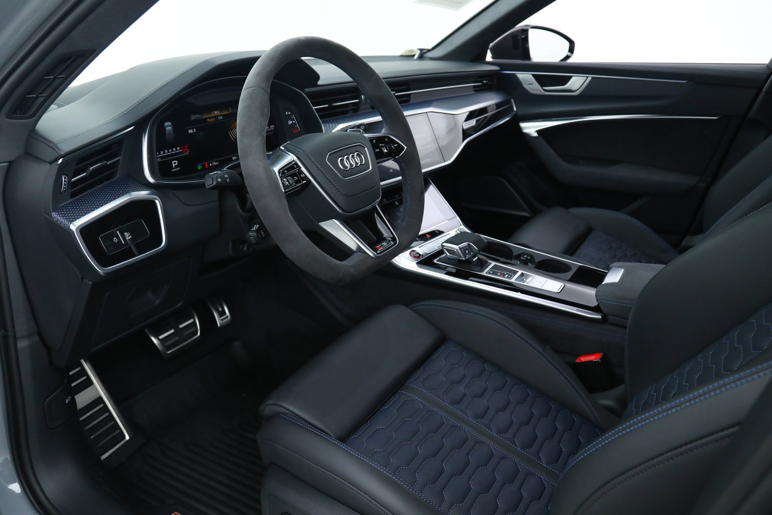Used 2025 Gray Audi 4.0T image 23