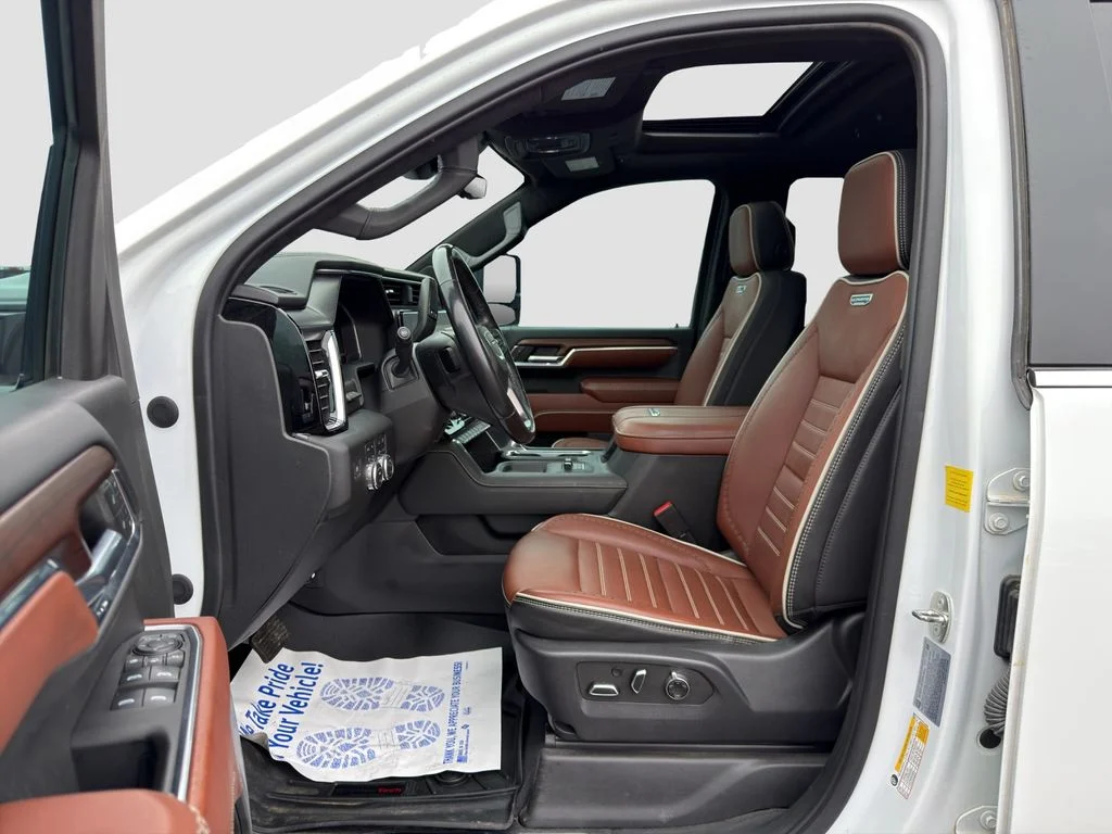 Used 2024 White GMC Denali Ultimate image 9