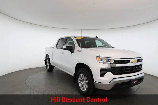 Used 2024 White Chevrolet LT image 32