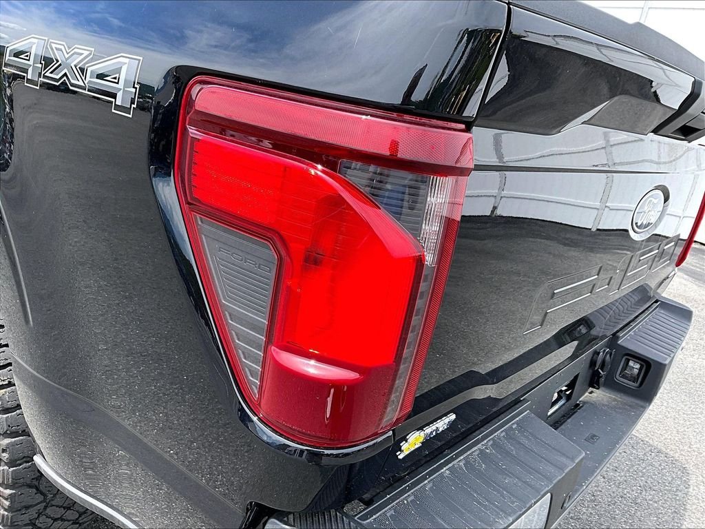 Used 2025 Black Ford XLT image 32