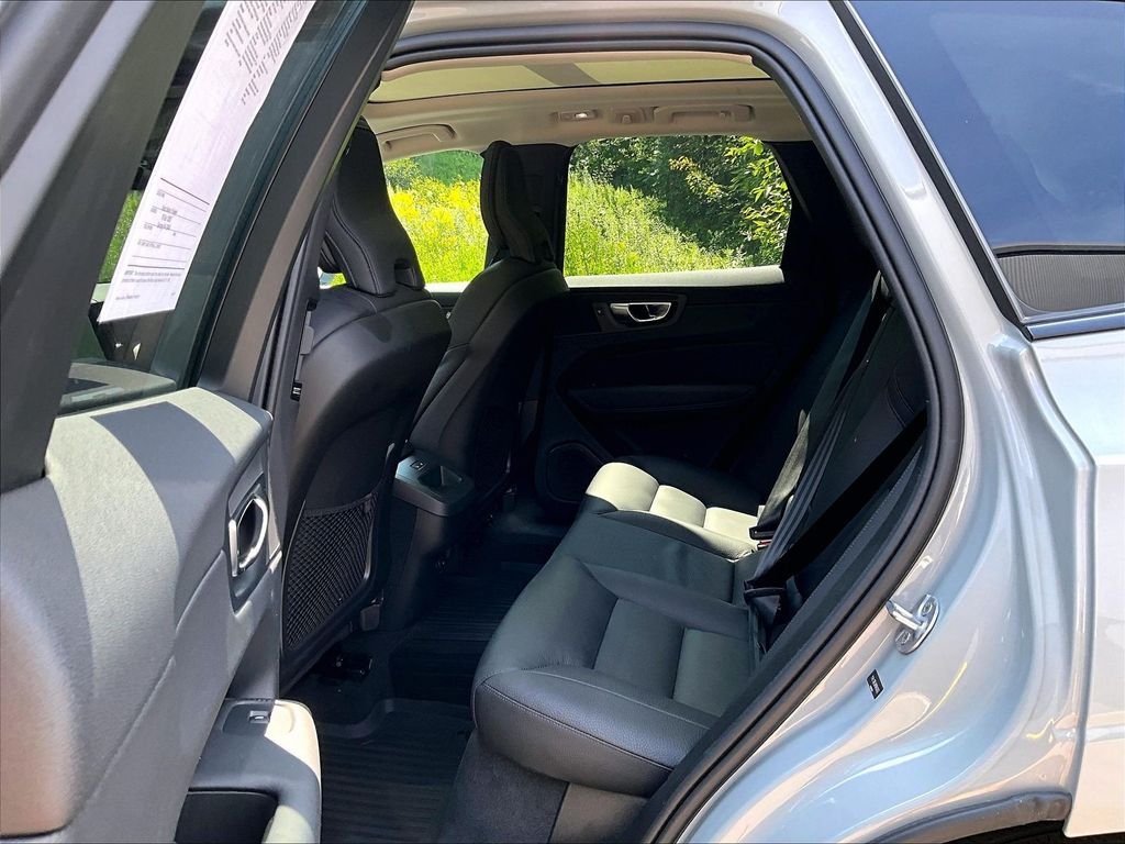 Used 2024 Gray Volvo B5 Plus Dark Theme image 8