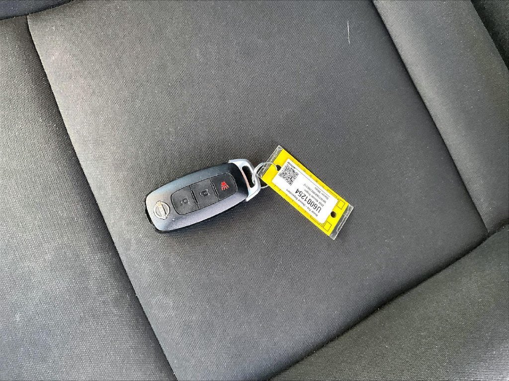 Used 2024 Glacier White Nissan S image 28