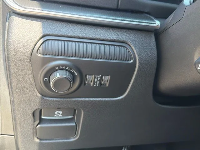 New 2026 High Gloss Black Exterior Paint Jeep Summit Obsidian image 31