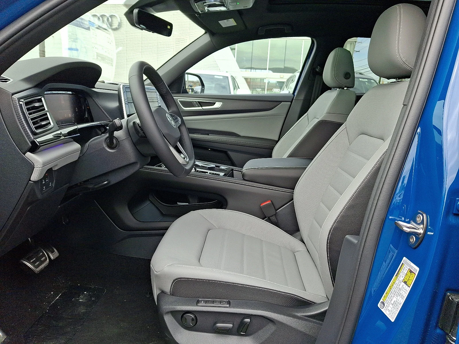 2026 Volkswagen Atlas Cross Sport SEL R-LINE - Photo 10