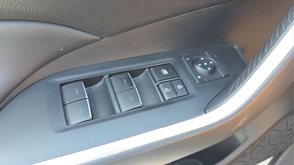 Used 2024 White Toyota XLE image 19